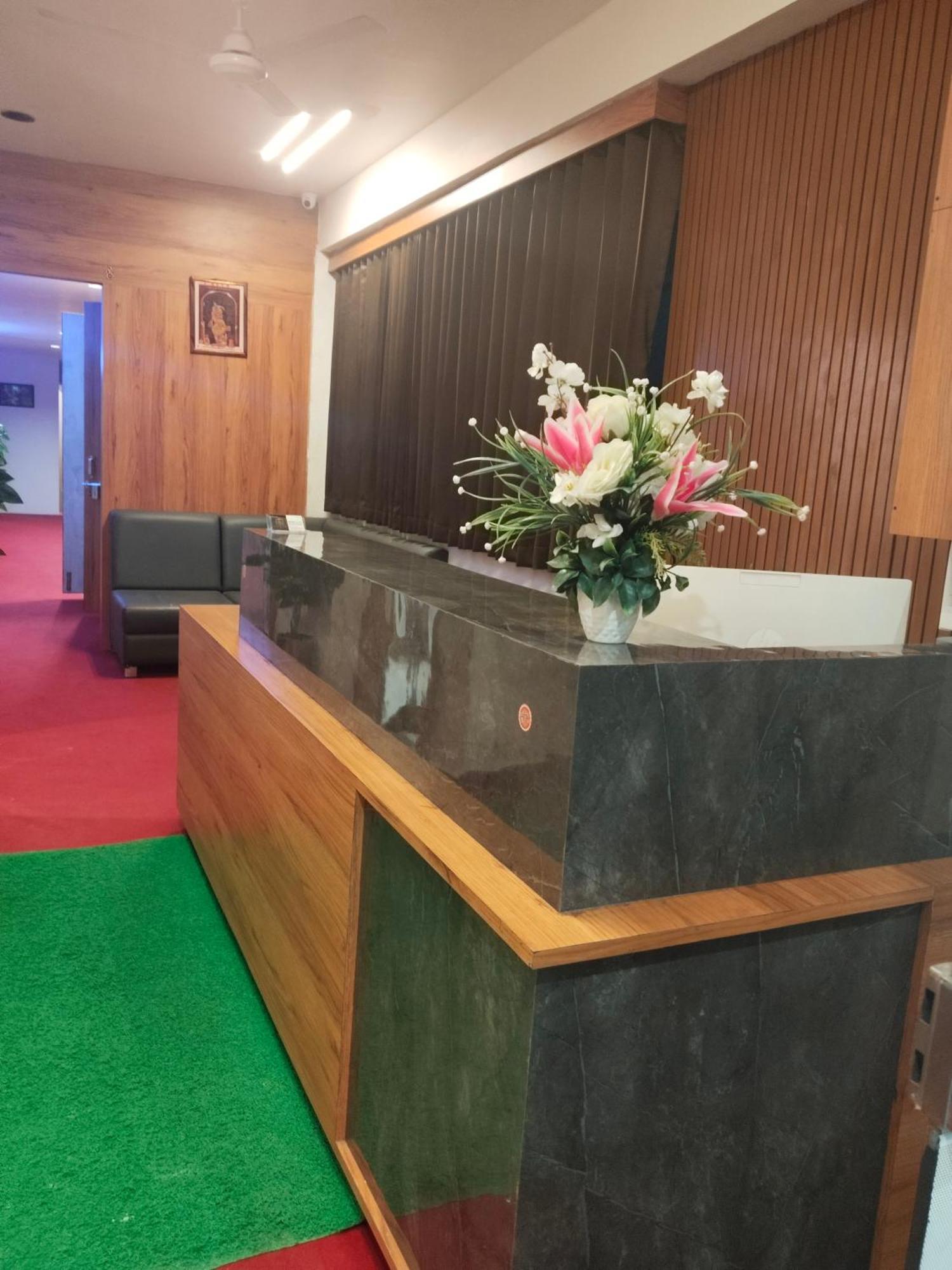 Hotel Royal Relax Gandhinagar Exterior photo