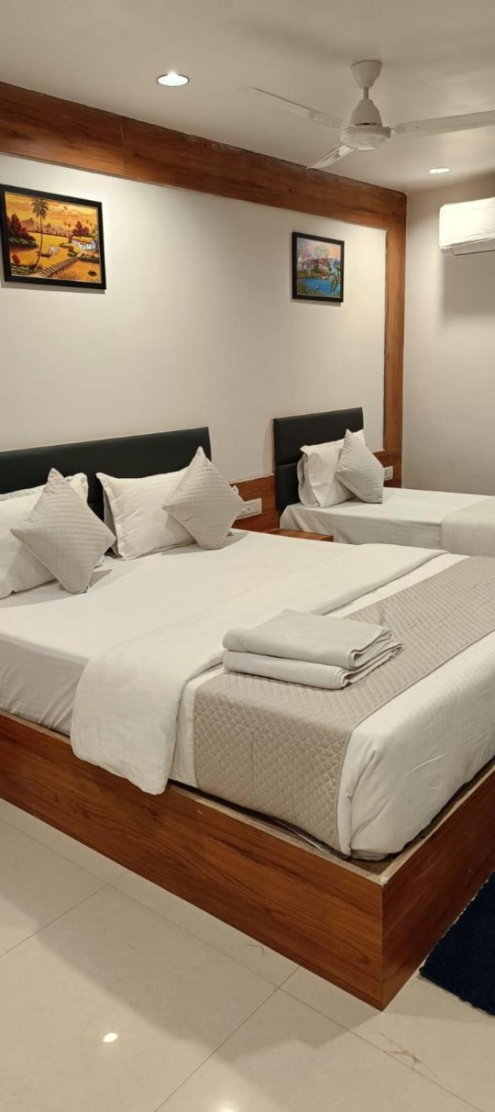 Hotel Royal Relax Gandhinagar Exterior photo